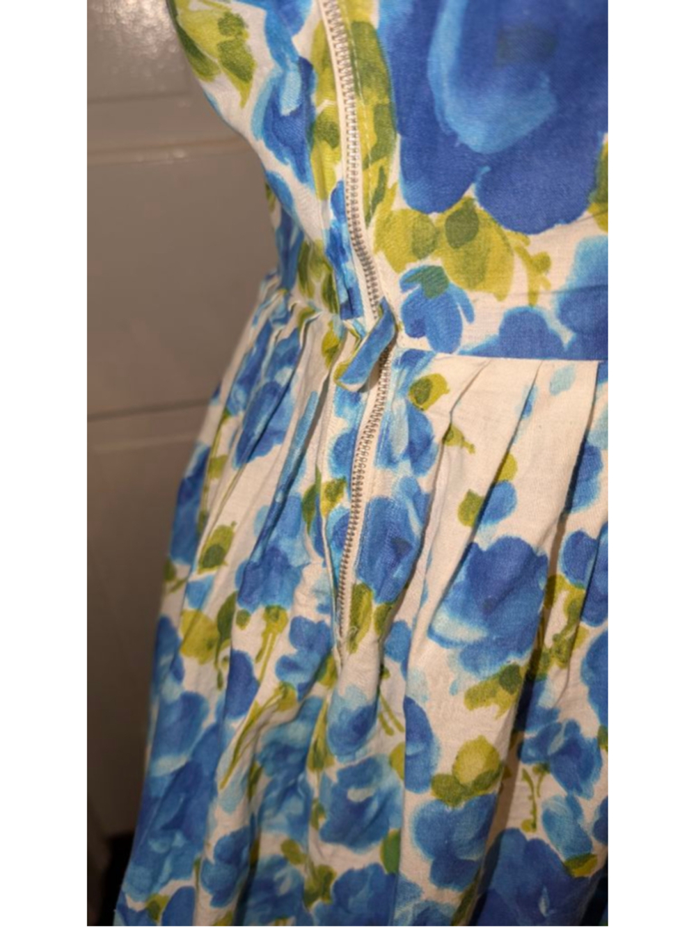 vintage 1950s Floral Cotton Dress - Picture 9 of 16